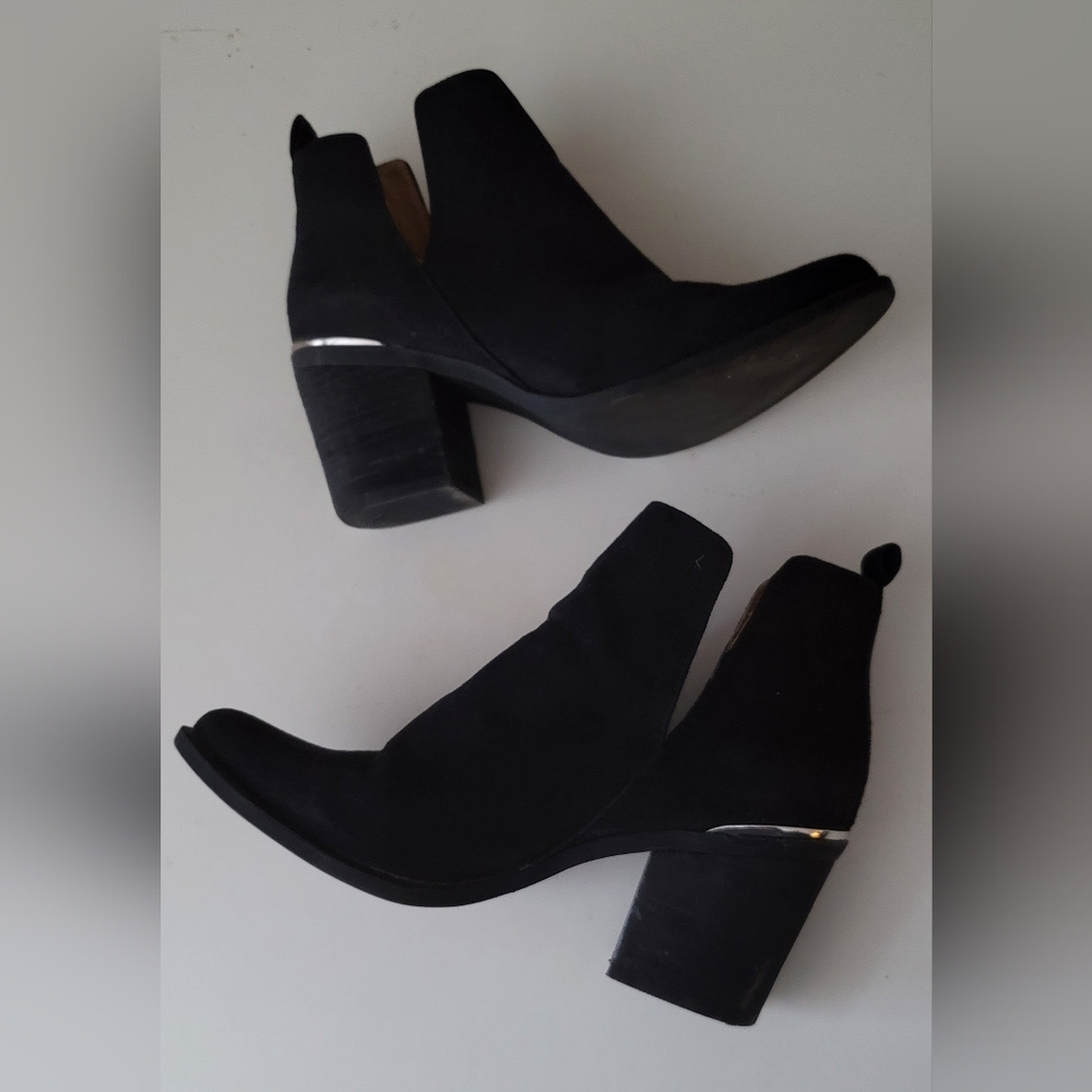Elegant Black Ankle Boots